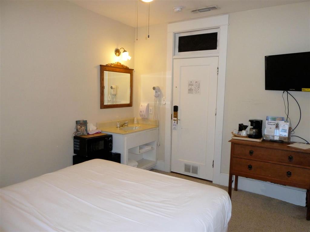 Inn Americas Value Royal Carriage Jamestown
