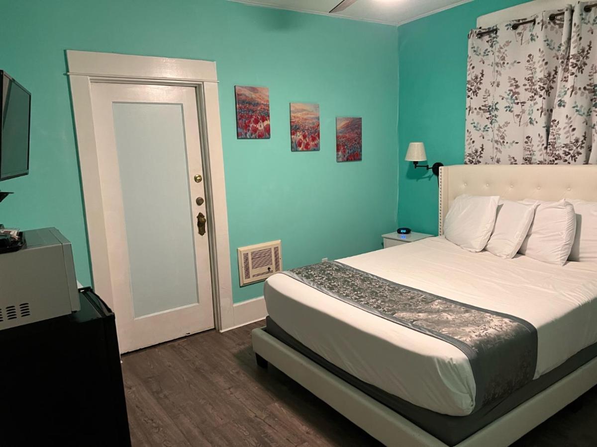 Inn Americas Value Royal Carriage