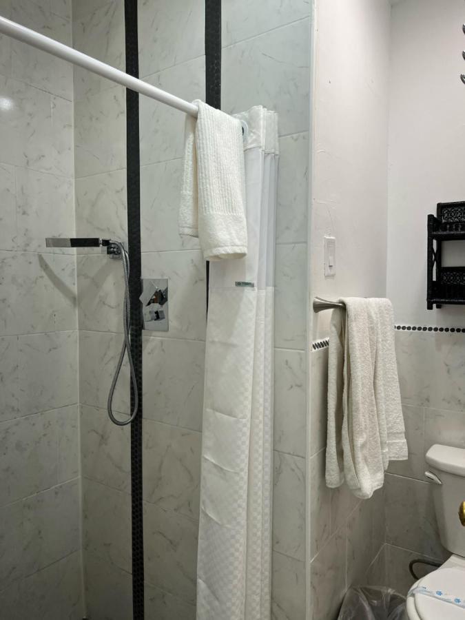 Inn Americas Value Royal Carriage