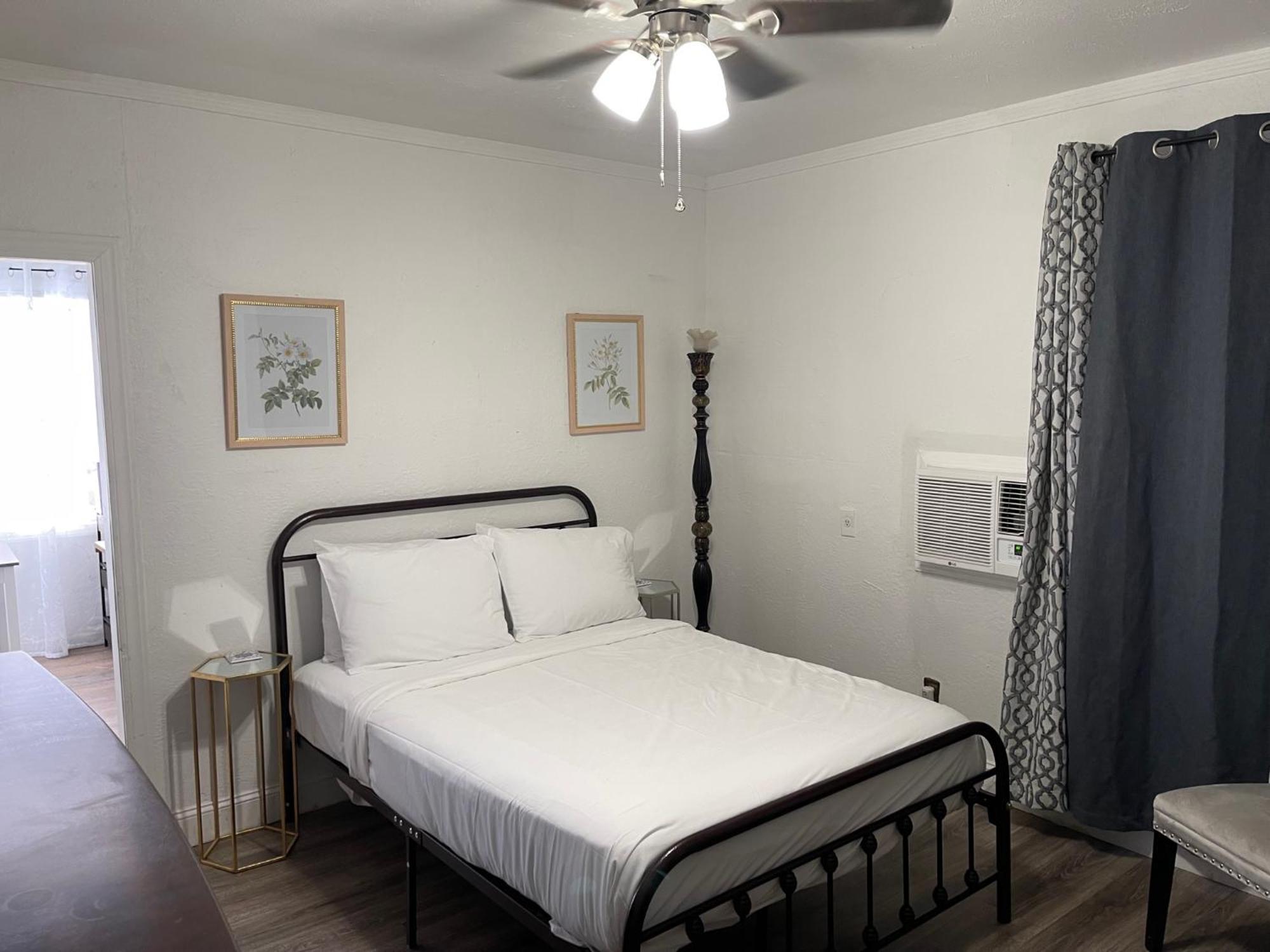 Inn Americas Value Royal Carriage Jamestown