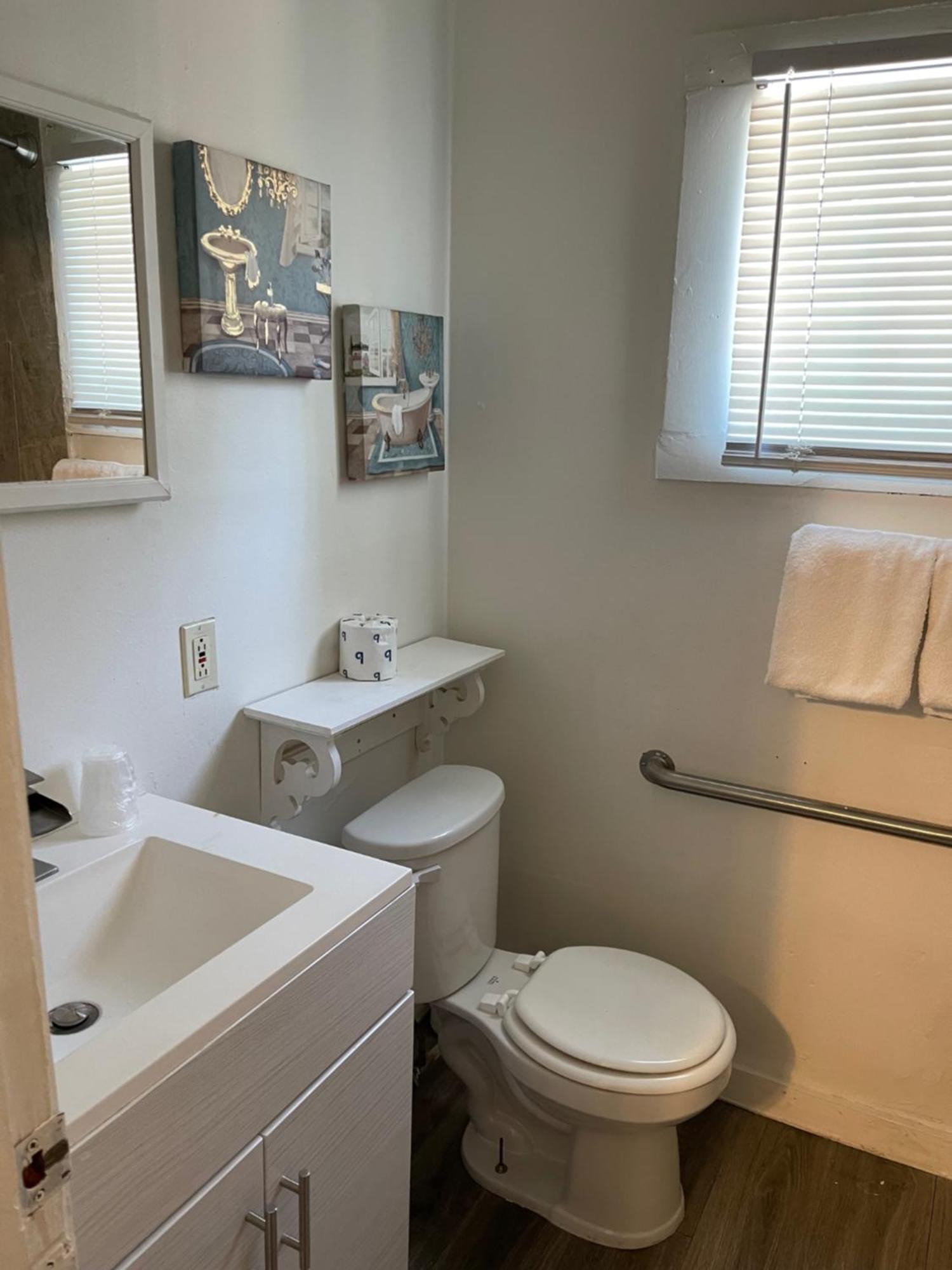 Americas Value Royal Carriage Inn