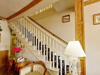 Inn Americas Value Royal Carriage