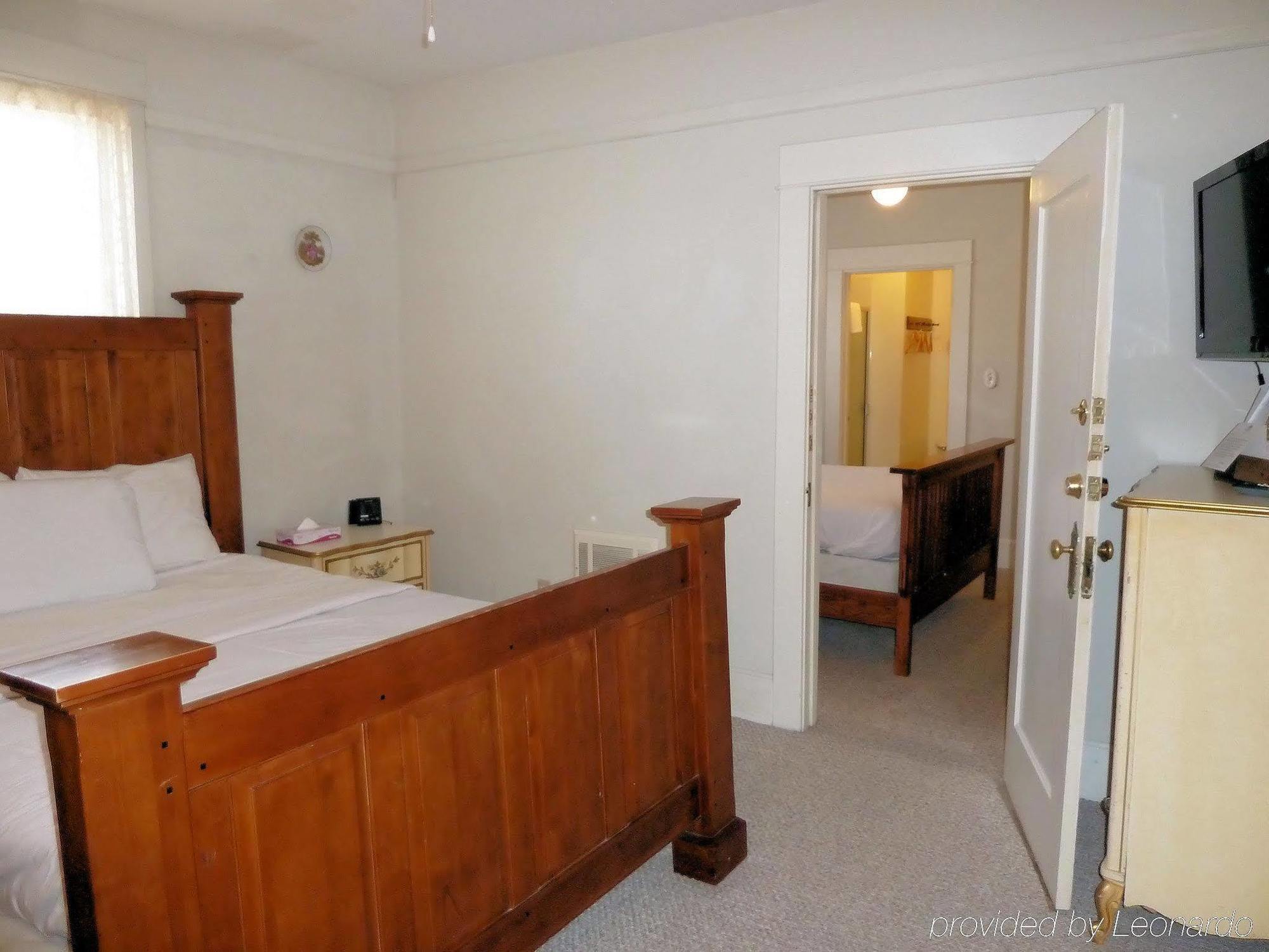 Americas Value Royal Carriage 3*